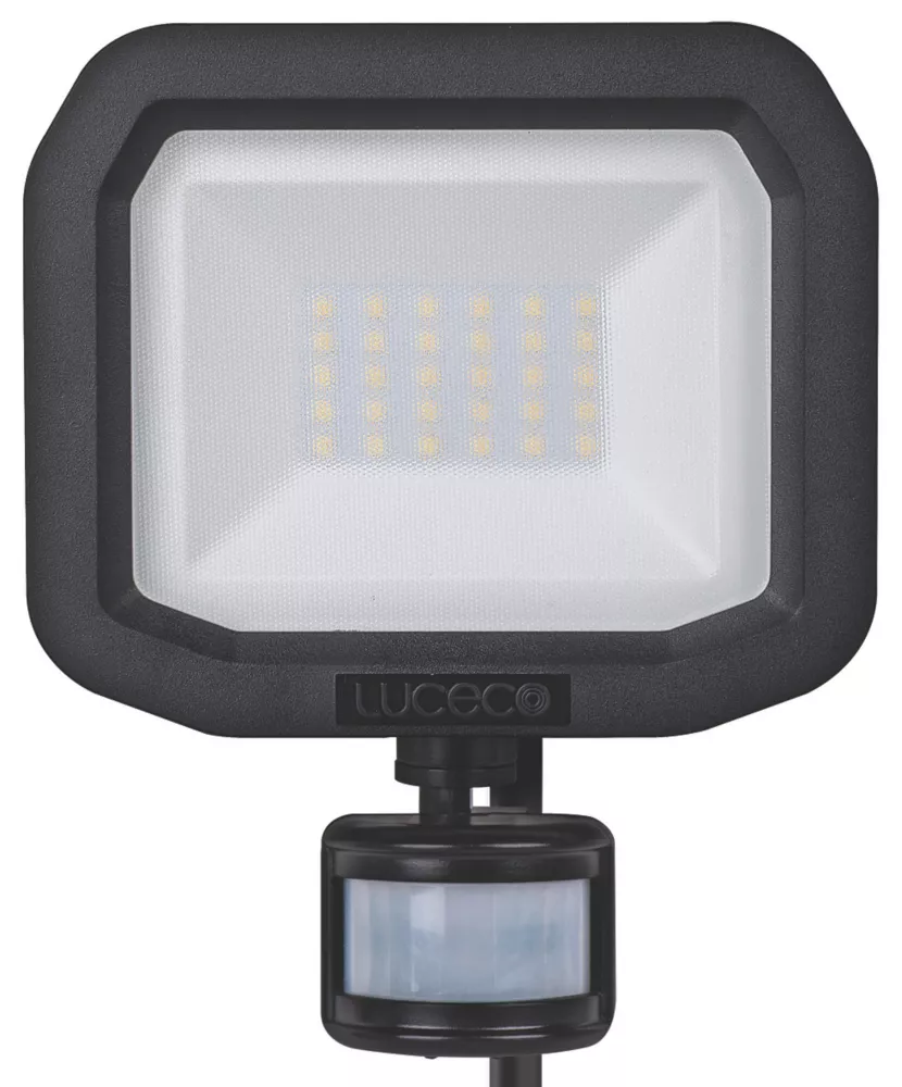 Luceco Castra Outdoor LED Floodlight With PIR Sensor Black 20W 2400lm - Image 2
