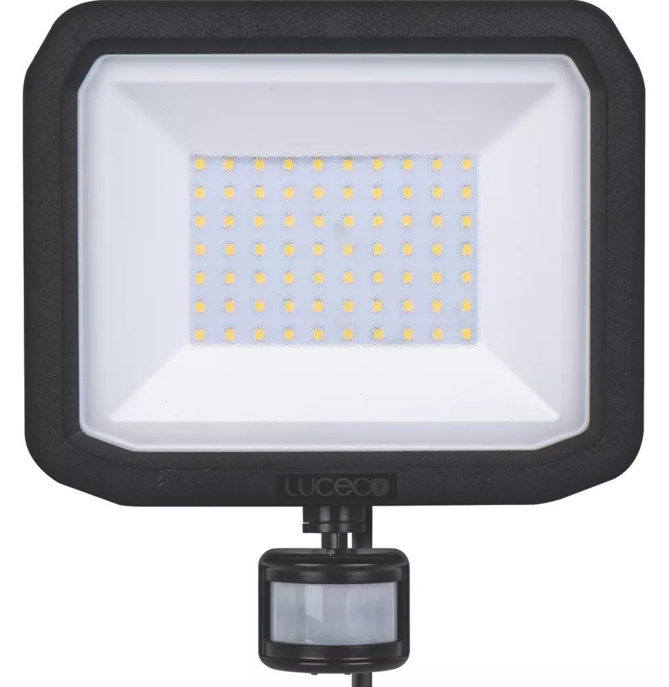 Luceco Castra Outdoor LED Floodlight With PIR Sensor Black 50W 5400lm - Image 2