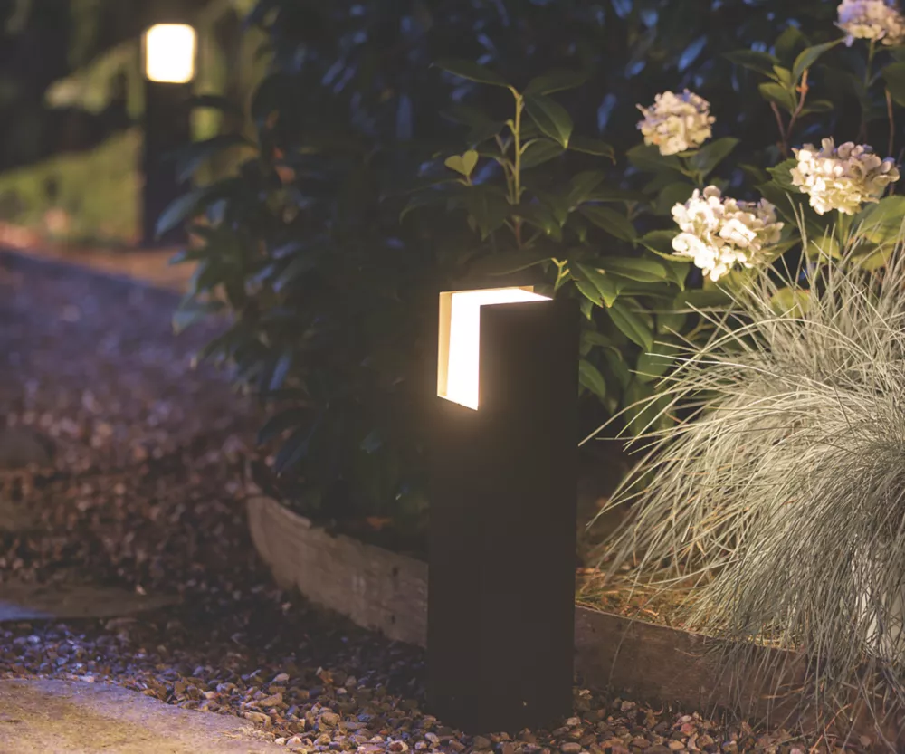 Philips Hue Fuzo Outdoor LED Pedestal Light Black 9.1W 1160lm - Image 2