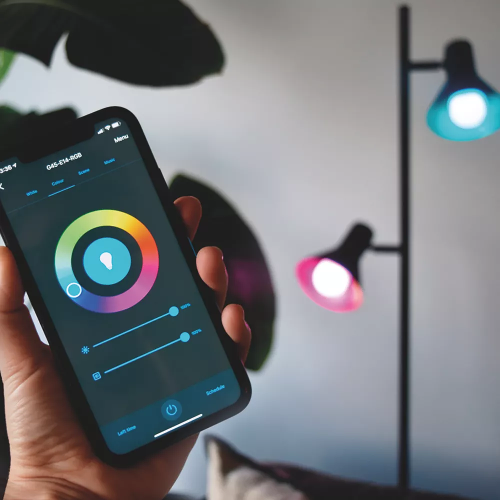 Calex Smart SES Mini Globe RGB & White LED Light Bulb 4.9W 470lm - Image 3