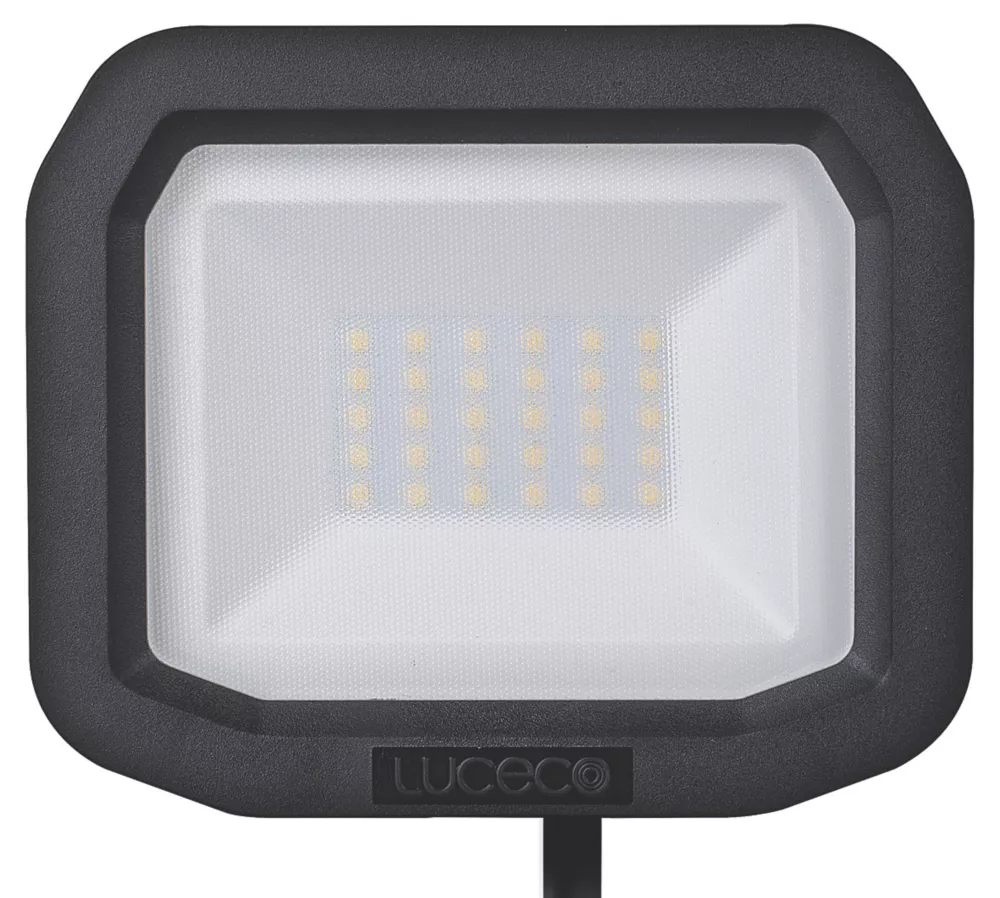 Luceco Castra Outdoor LED Floodlight Black 20W 2200lm - Image 2
