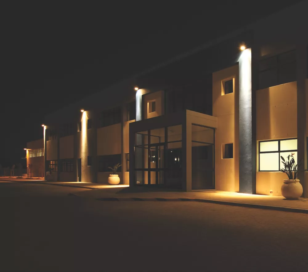 4lite Outdoor LED Floodlight Black 10W 885lm - Image 3