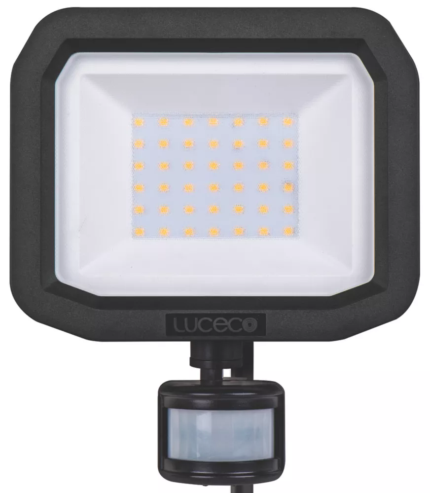 Luceco Castra Outdoor LED Floodlight With PIR Sensor Black 30W 3000lm - Image 2